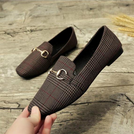 Dropshiping 2019 Spring and Summer New Retro Women Flat Shoes Tartan Design Round Top Metal Button Flat Loafer Zapatillas Mujer